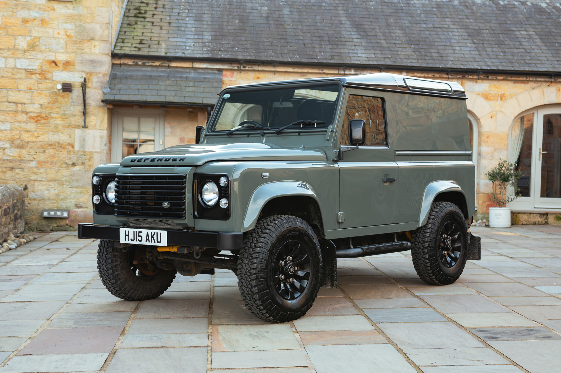 2015 Land Rover Defender 90 XS Hard Top