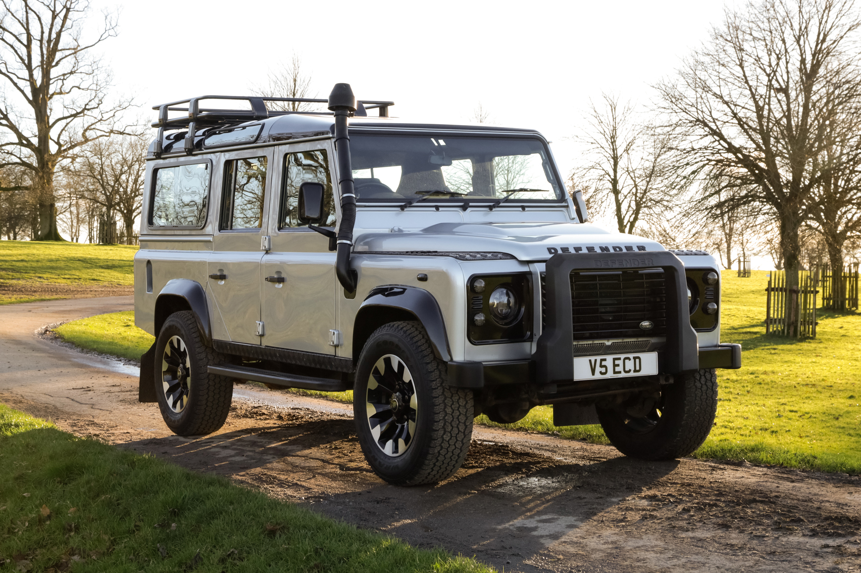 2014 Land Rover Defender 110 XS Station Wagon – 21,088 Miles