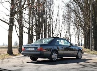 1992 Mercedes-Benz (W124) 200 CE