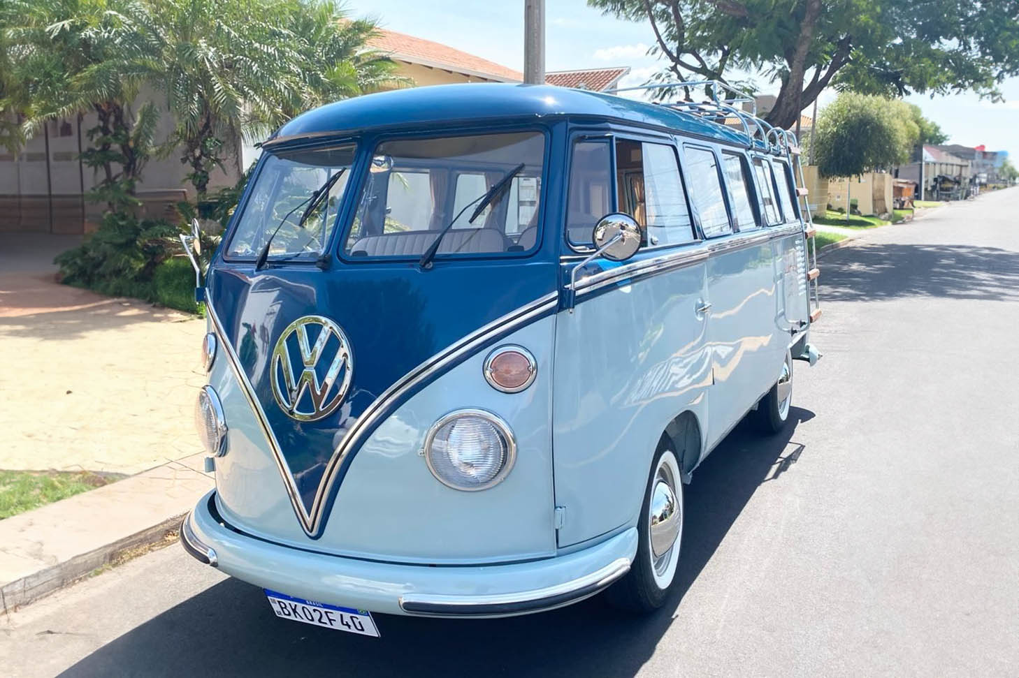 1973 Volkswagen Type 2 (T1) 15 Windows Camper