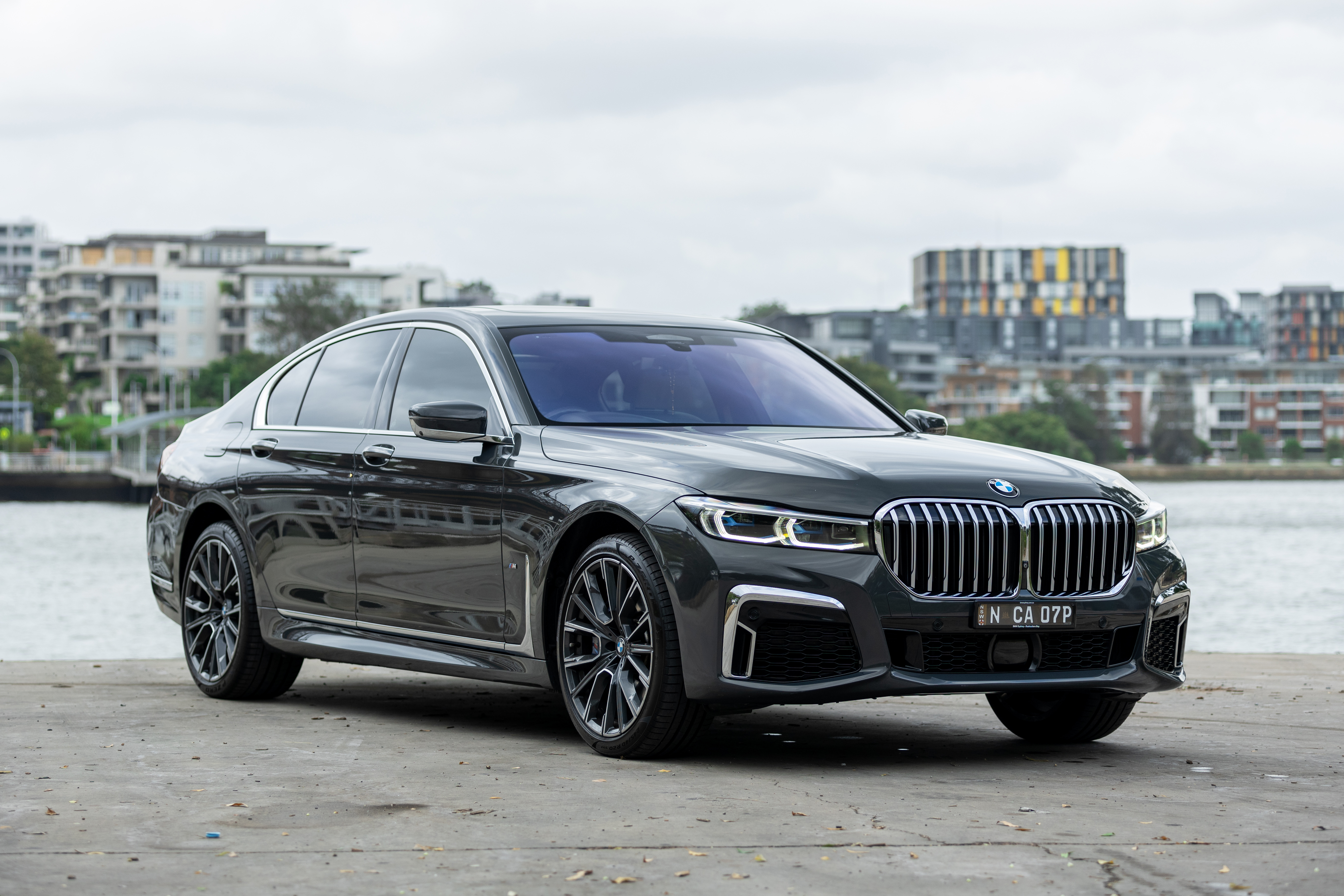 2019 BMW (G11) 740i