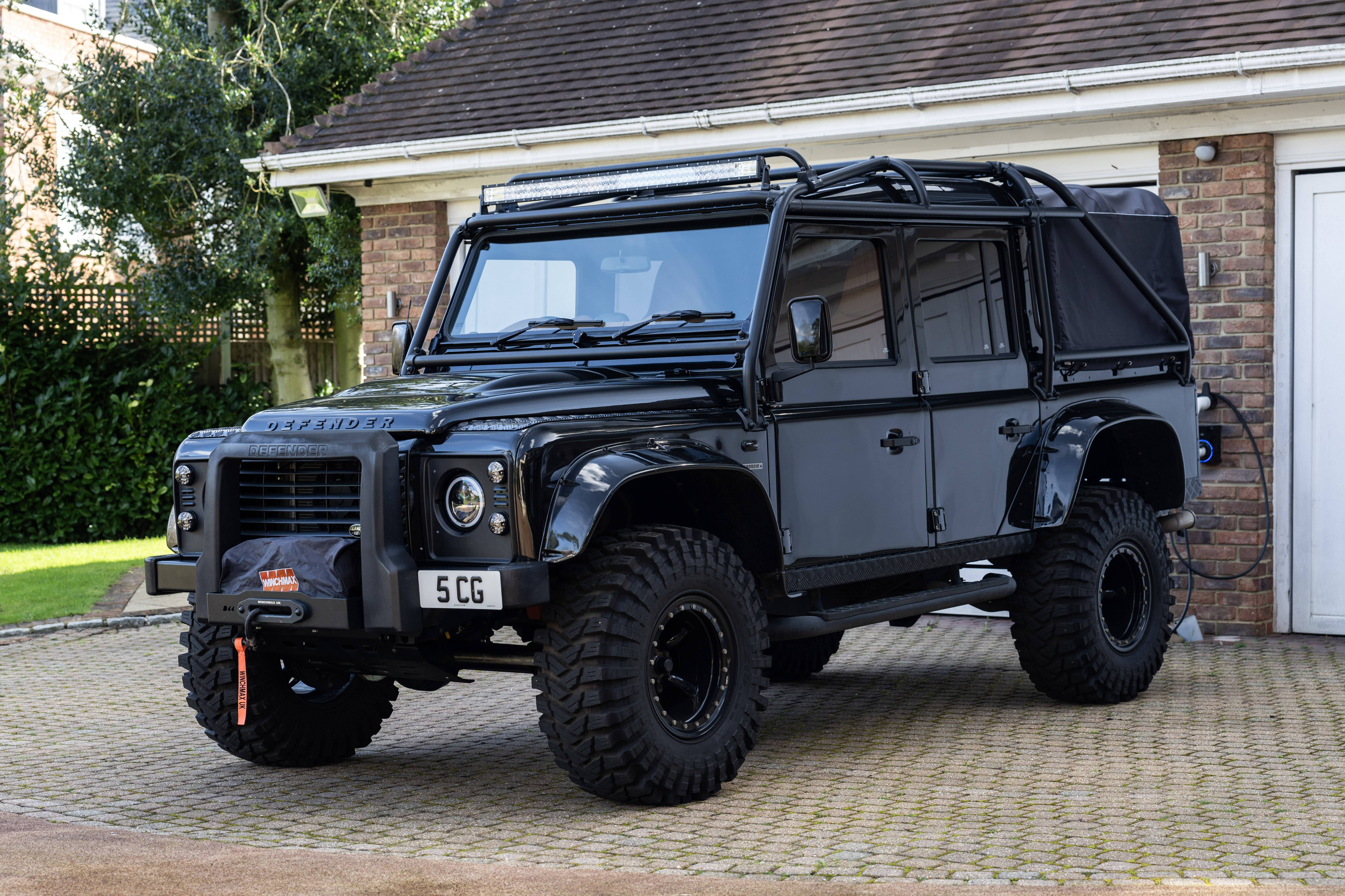 1986 Land Rover 110 - Defender 'Spectre' Evocation - 5.7 V8