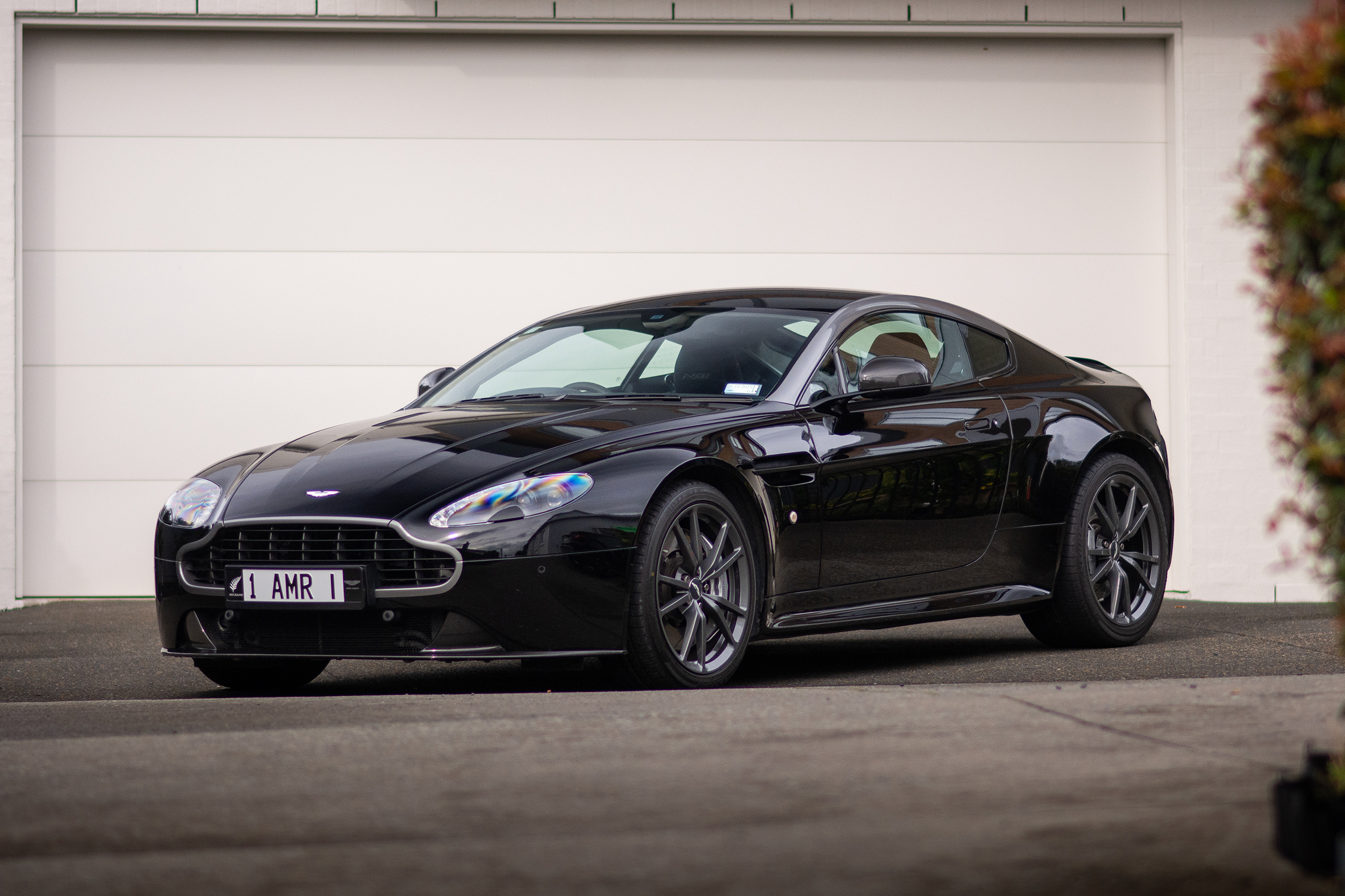 2014 Aston Martin V8 Vantage N430 - 16,800 Km