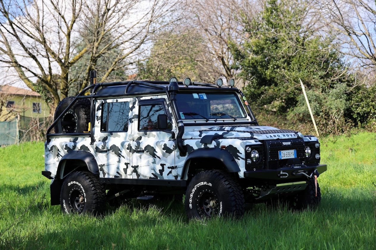 2009 Land Rover Defender 110 Double Cab Pick Up  