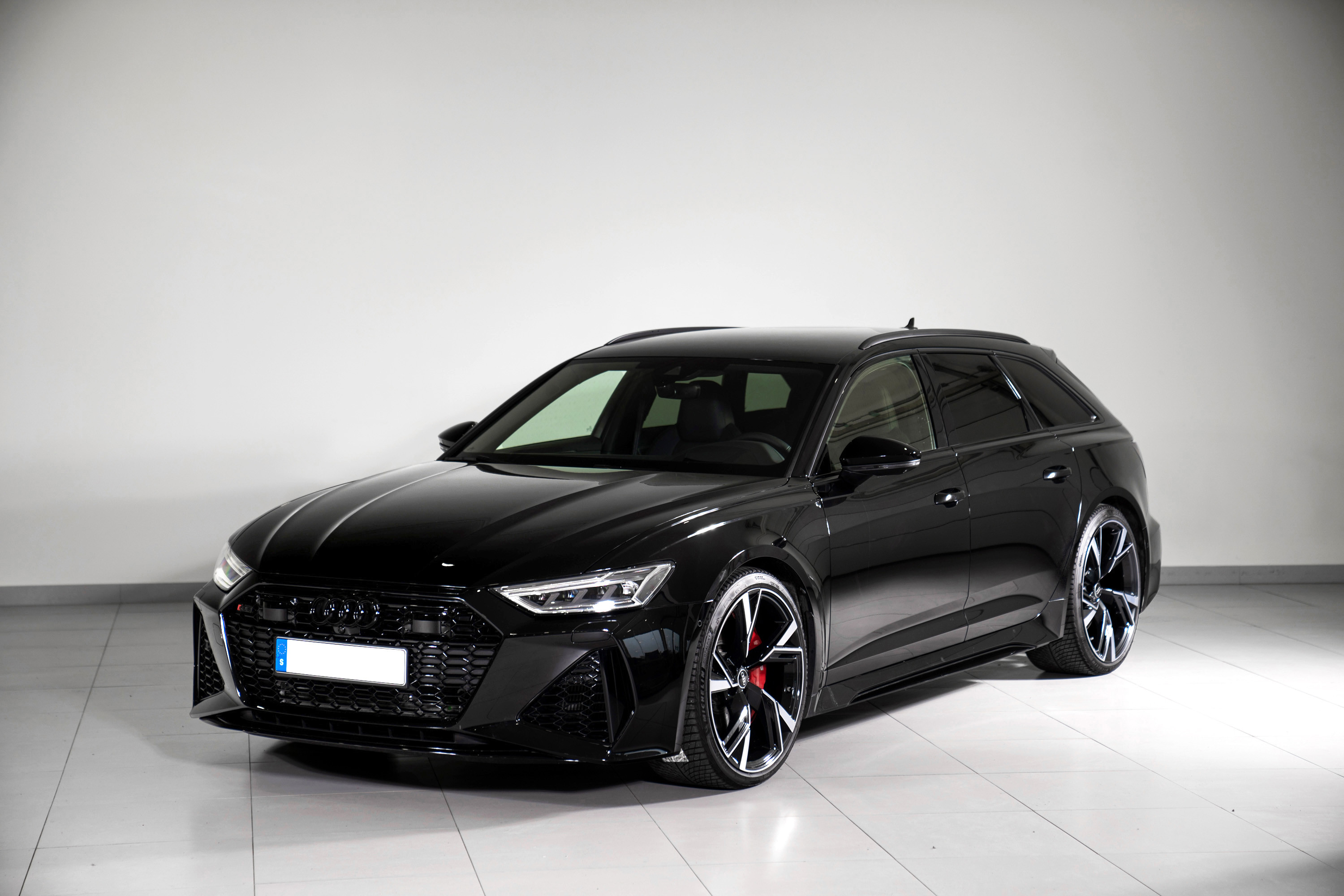 2022 Audi RS6 Avant - 7,120 km