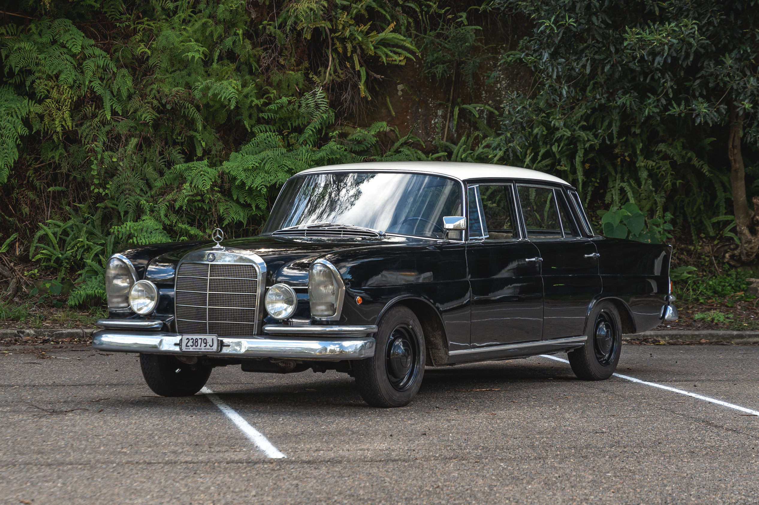 1964 Mercedes-Benz (W111) 220 SE 'Fintail'