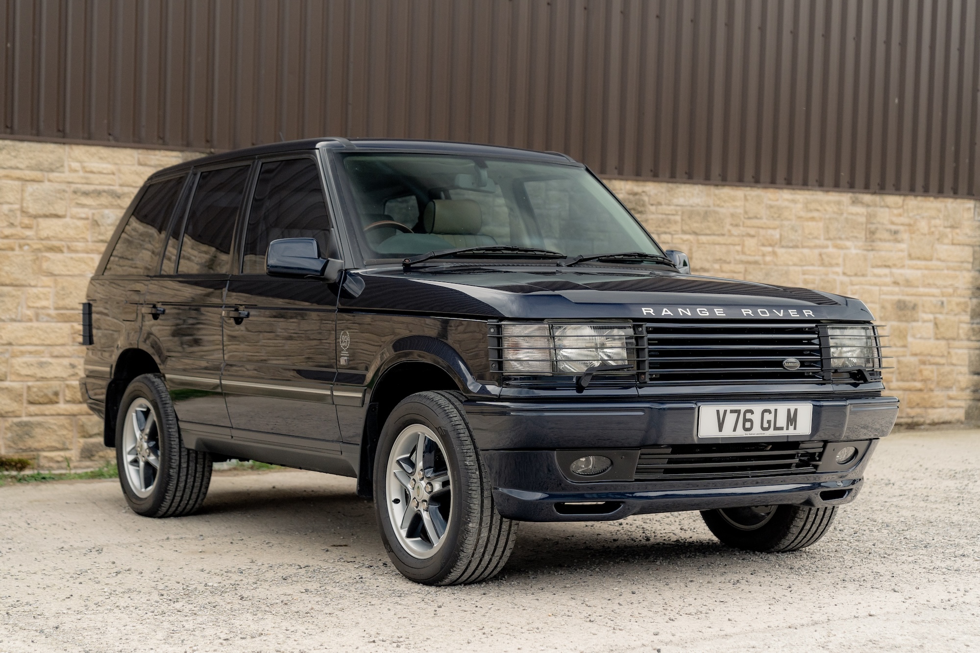 最終値下げ！　FINN ROVER LAAVU M-28 2000 Range Rover (P38) Overfinch 630R for sale by auction in