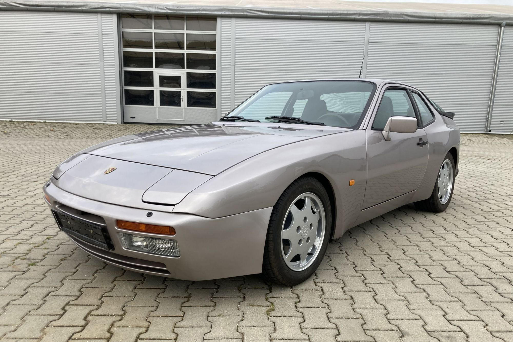 1988 Porsche 944 Turbo S ‘Silver Rose’