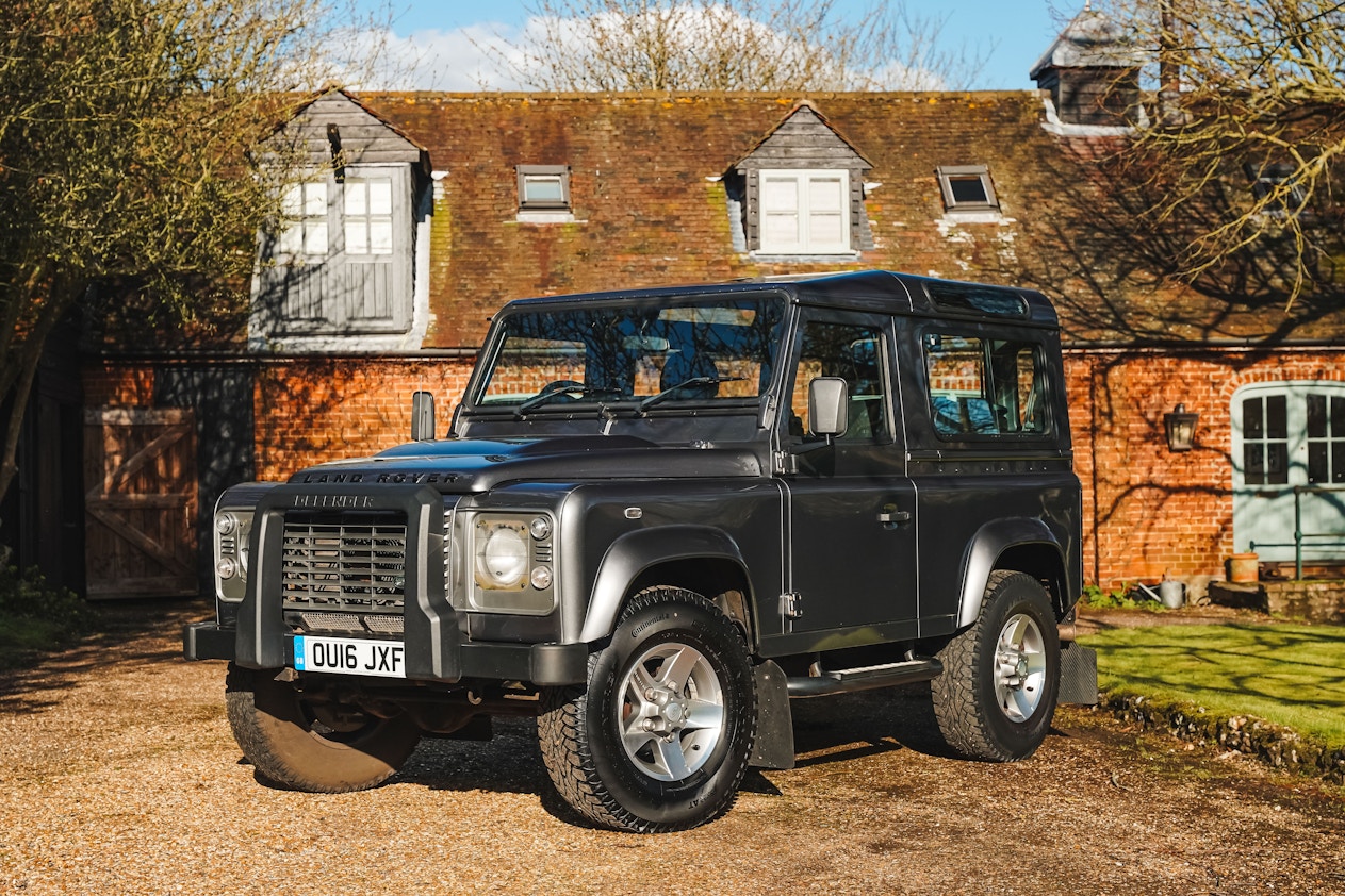 2016 Land Rover Defender 90 XS Station Wagon