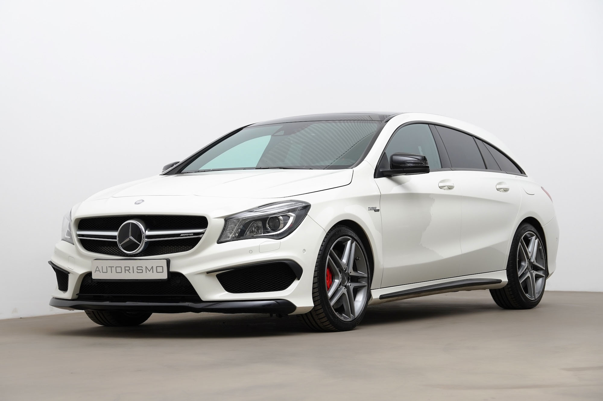 2016 Mercedes-Benz CLA 45 AMG Shooting Brake