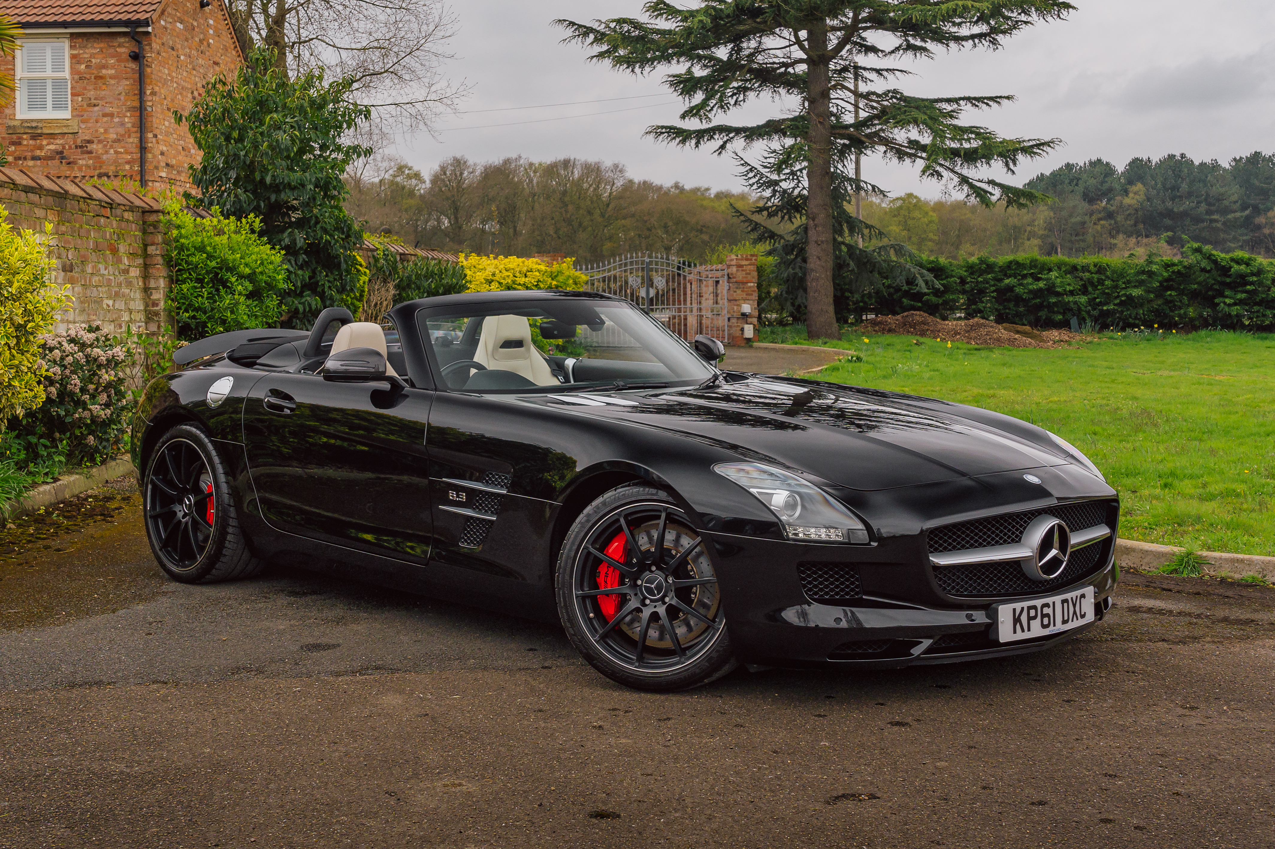 2011 Mercedes-Benz SLS AMG Roadster