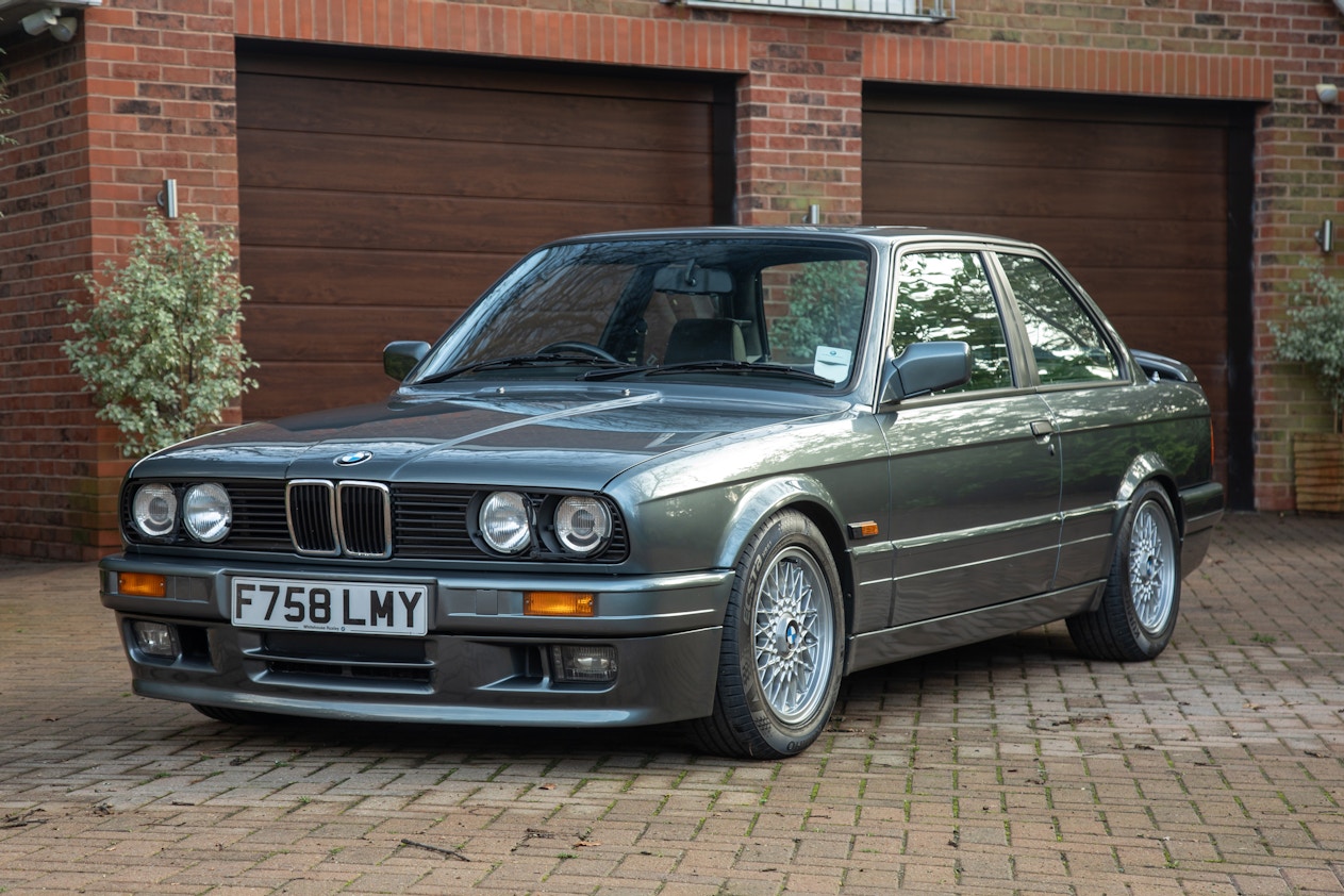 1989 BMW (E30) 325i – M Technic Pack II 