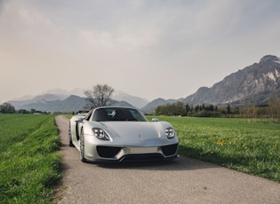 2014 Porsche 918 Spyder - Kuwait Registered