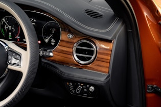 2023 Bentley Bentayga V6 Hybrid - VAT Q