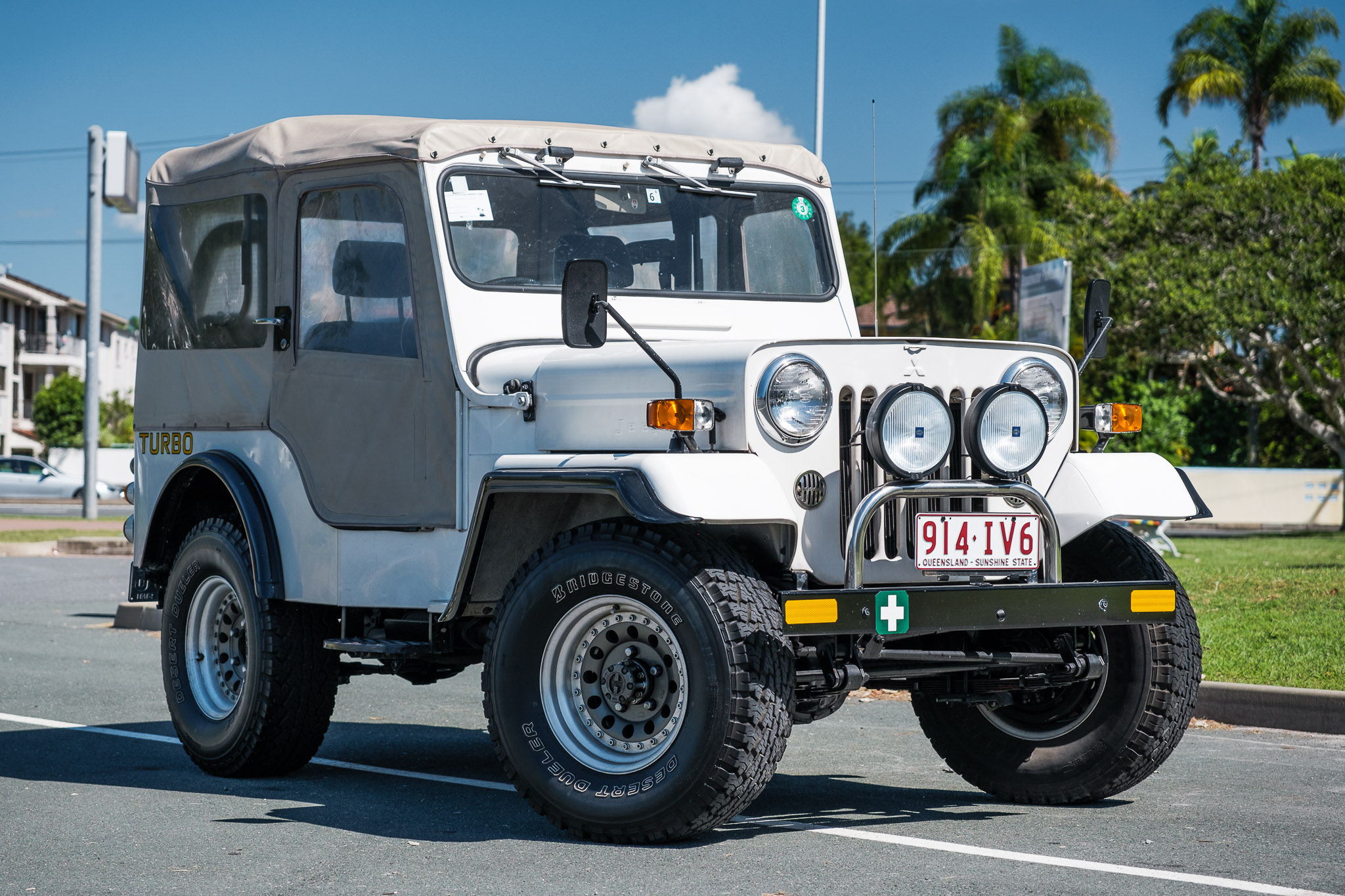 1988 Mitsubishi Jeep P-J53