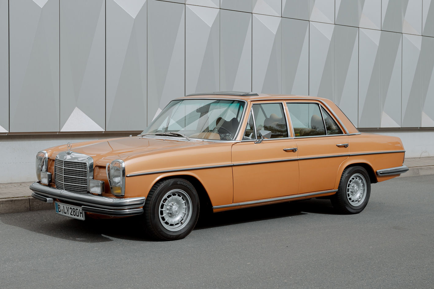 1972 Mercedes-Benz (W114) 280