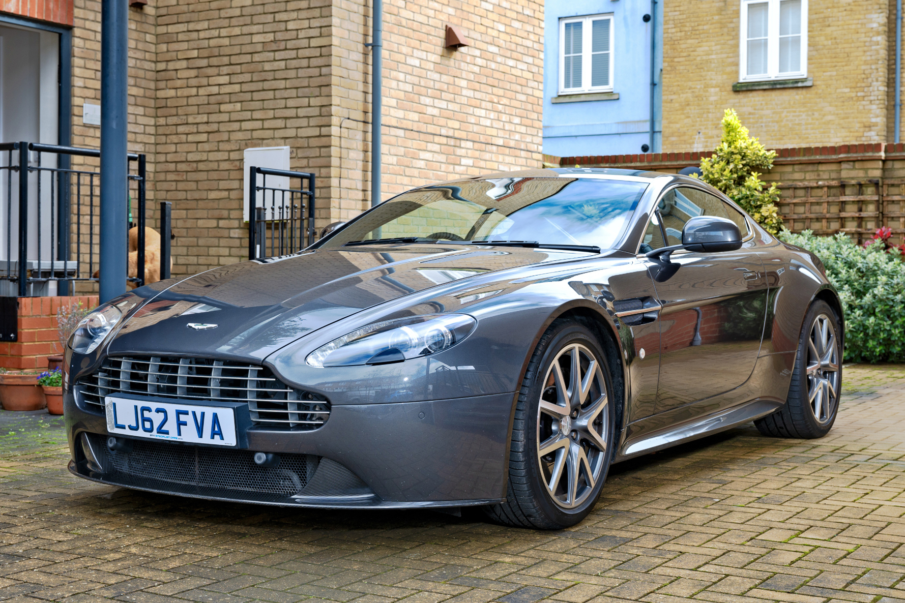 2013 Aston Martin Vantage S - Manual