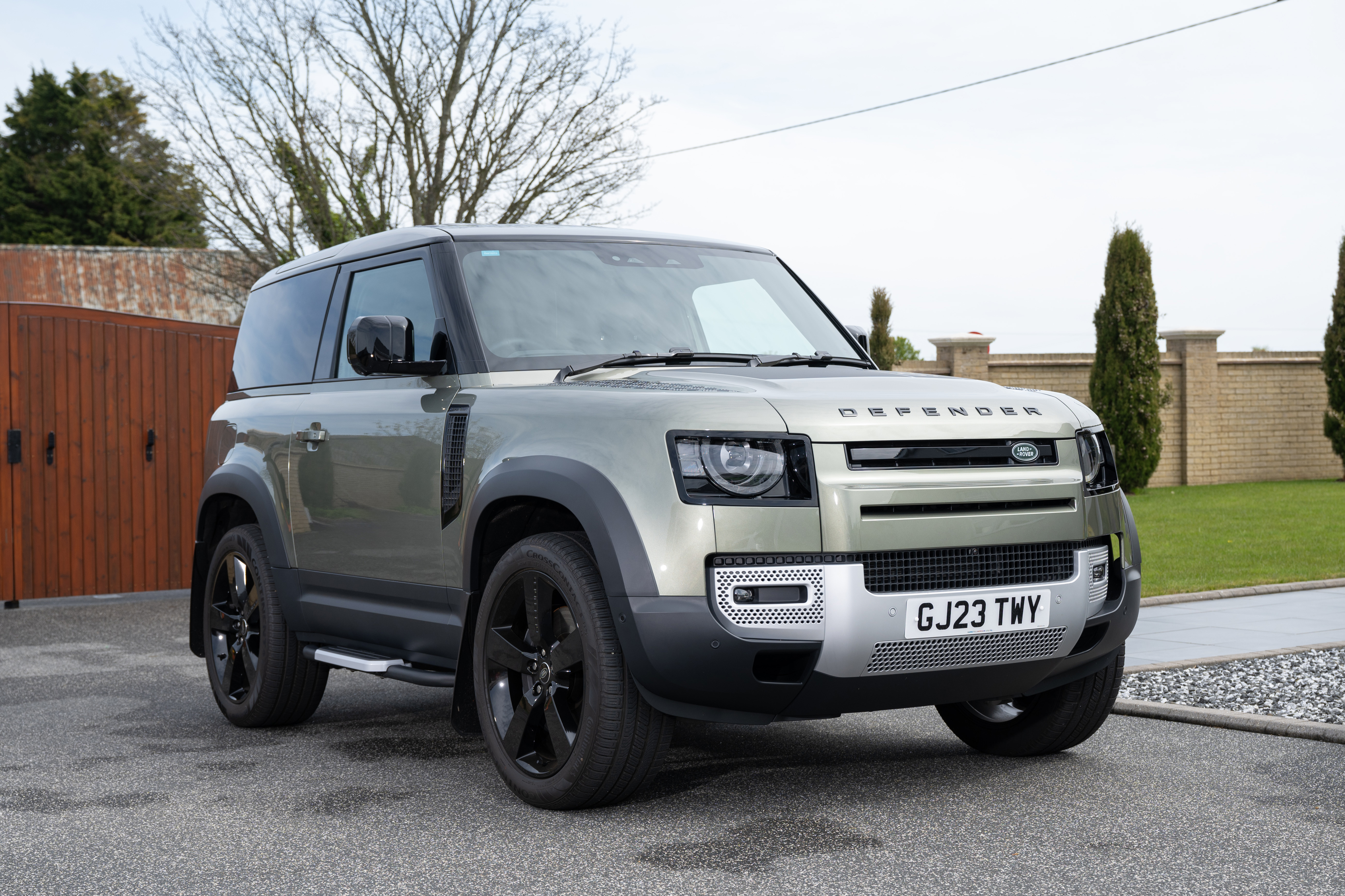 2023 Land Rover Defender 90 Hard Top D250 – 663 Miles – VAT Q