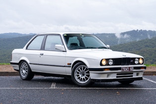 1991 BMW (E30) 318iS