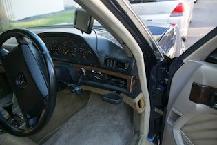 1990 Mercedes-Benz (W126) 300 SEL - Limousine