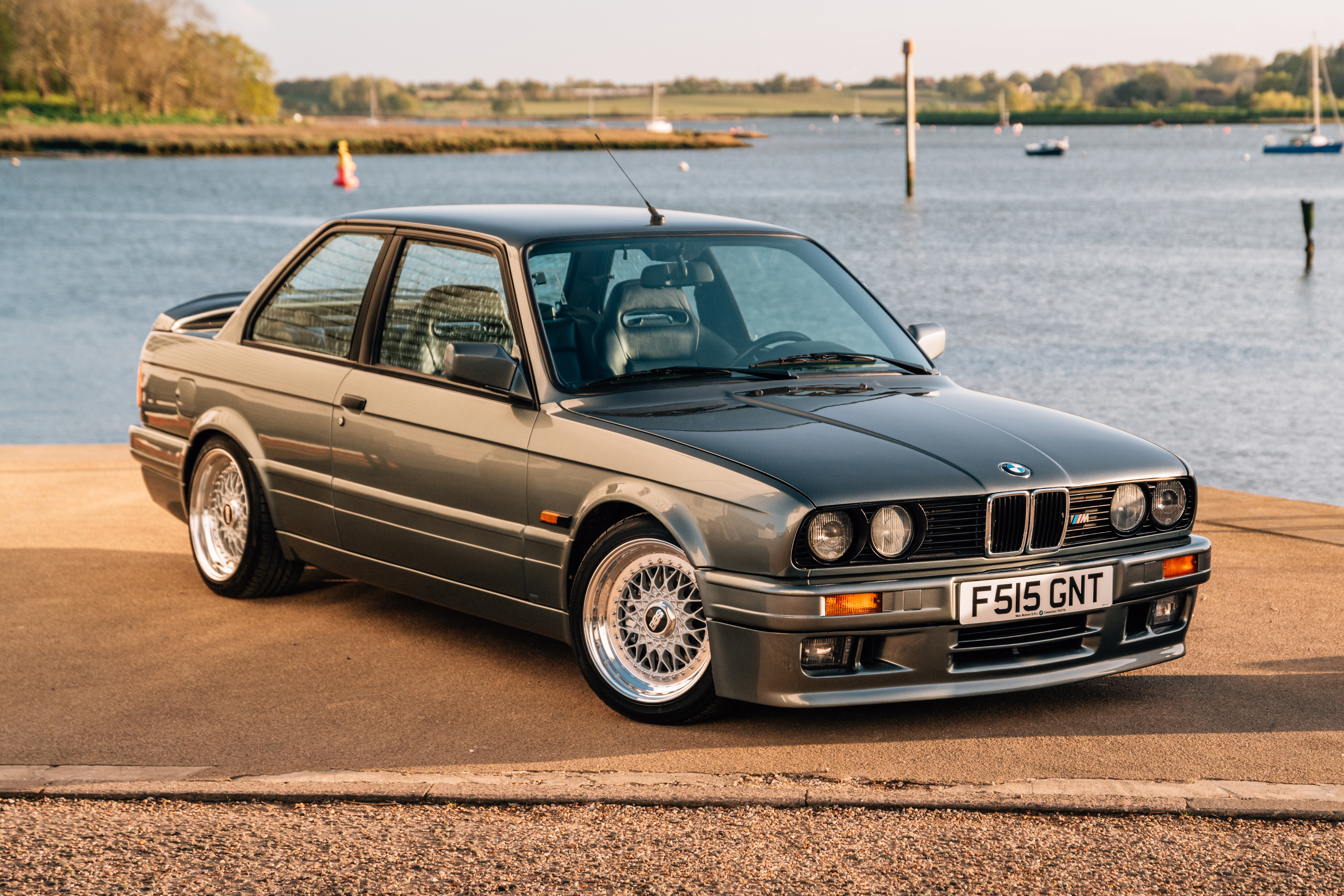 1988 BMW (E30) 320is