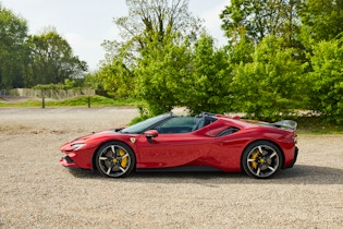 2022 Ferrari SF90 Spider - 1,053 Miles 