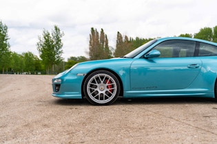 2012 Porsche 911 (997.2) Carrera 4 GTS - Manual