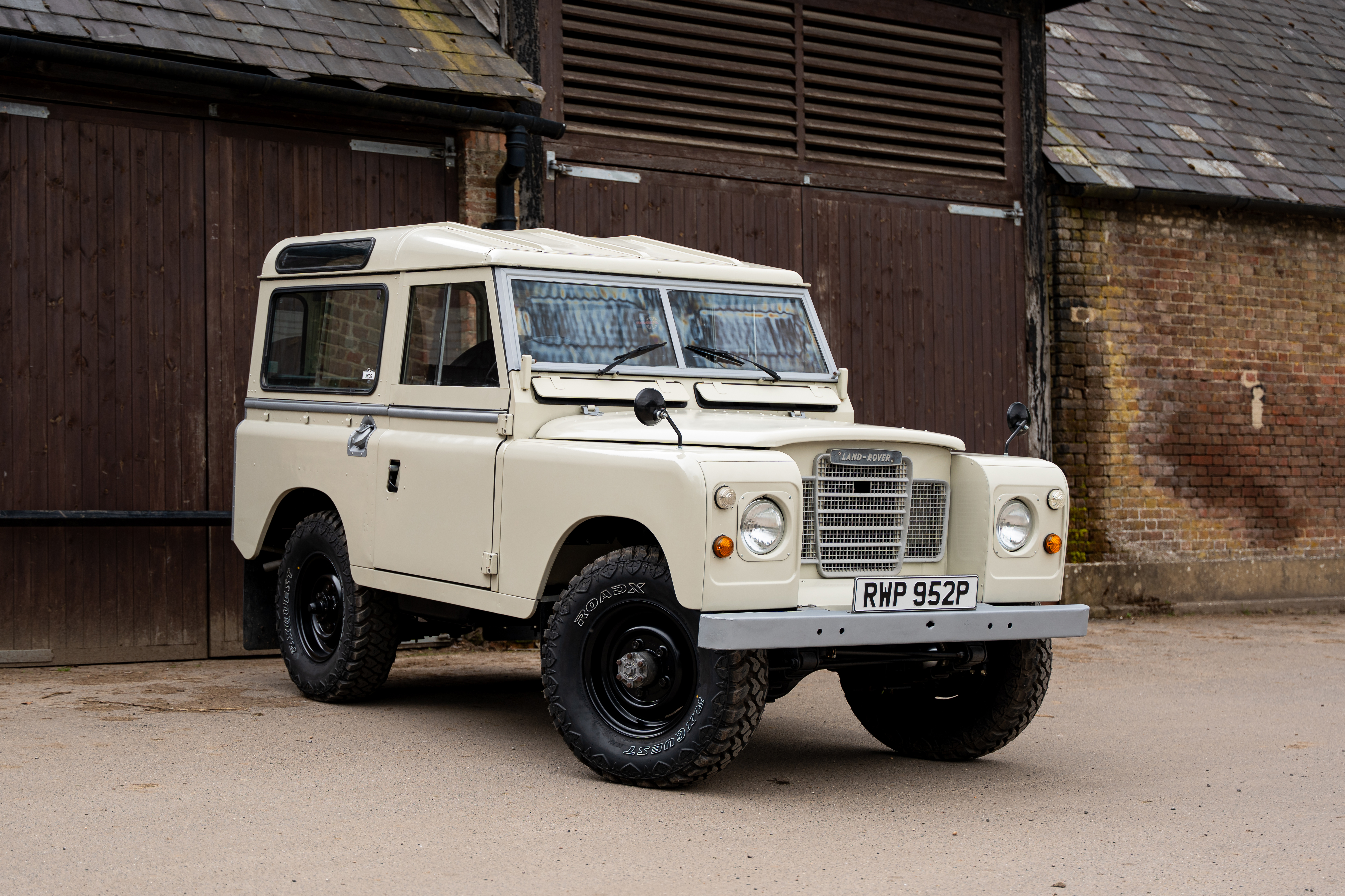 1976 Land Rover Series III 88”