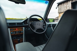 1993 Mercedes-Benz (W124) E280 Limousine