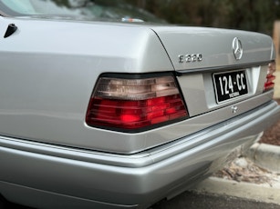1994 Mercedes-Benz (W124) E220 Coupe