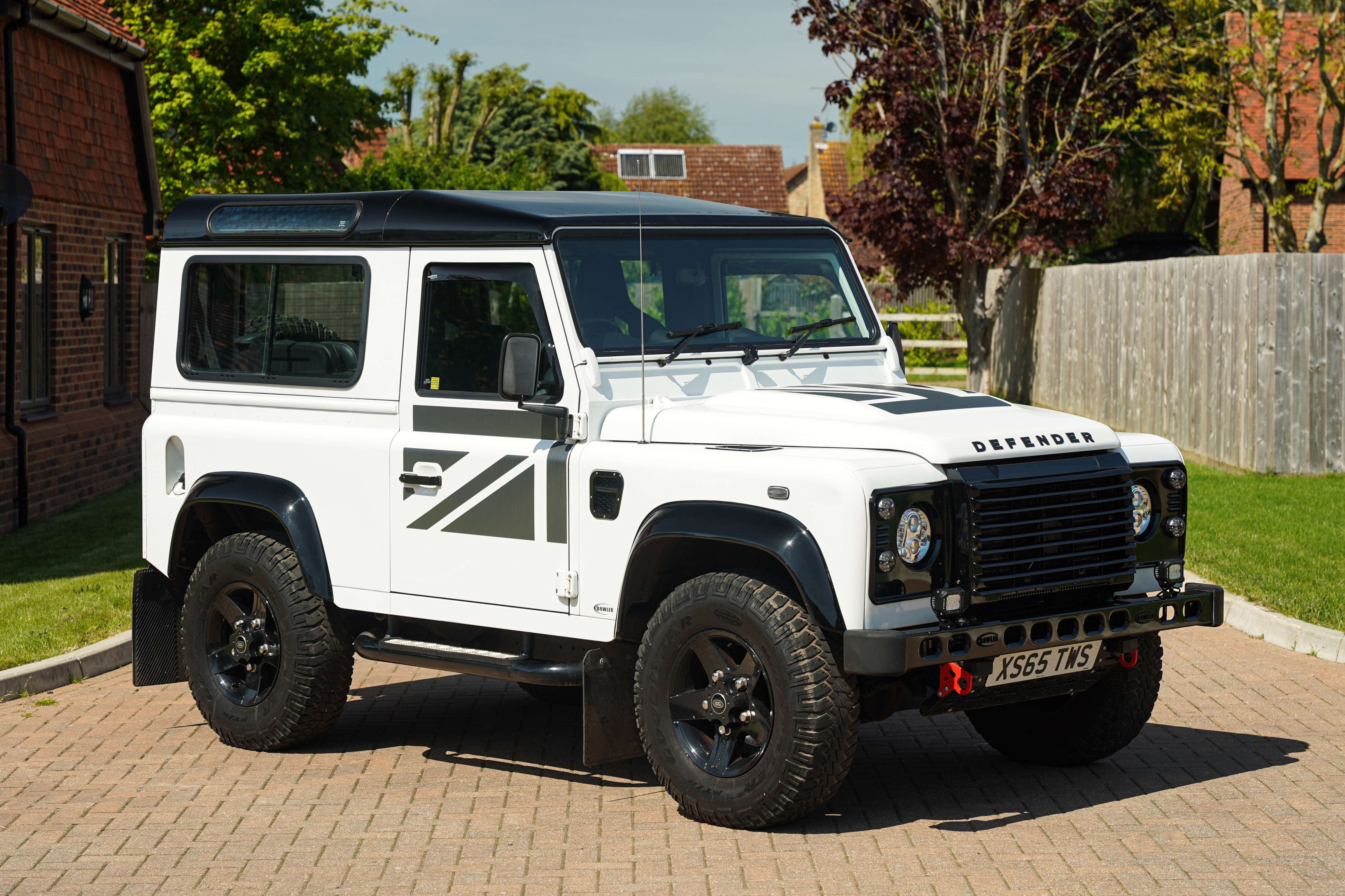 2015 Land Rover Defender 90 XS Station Wagon - Bowler and Optimill upgrades