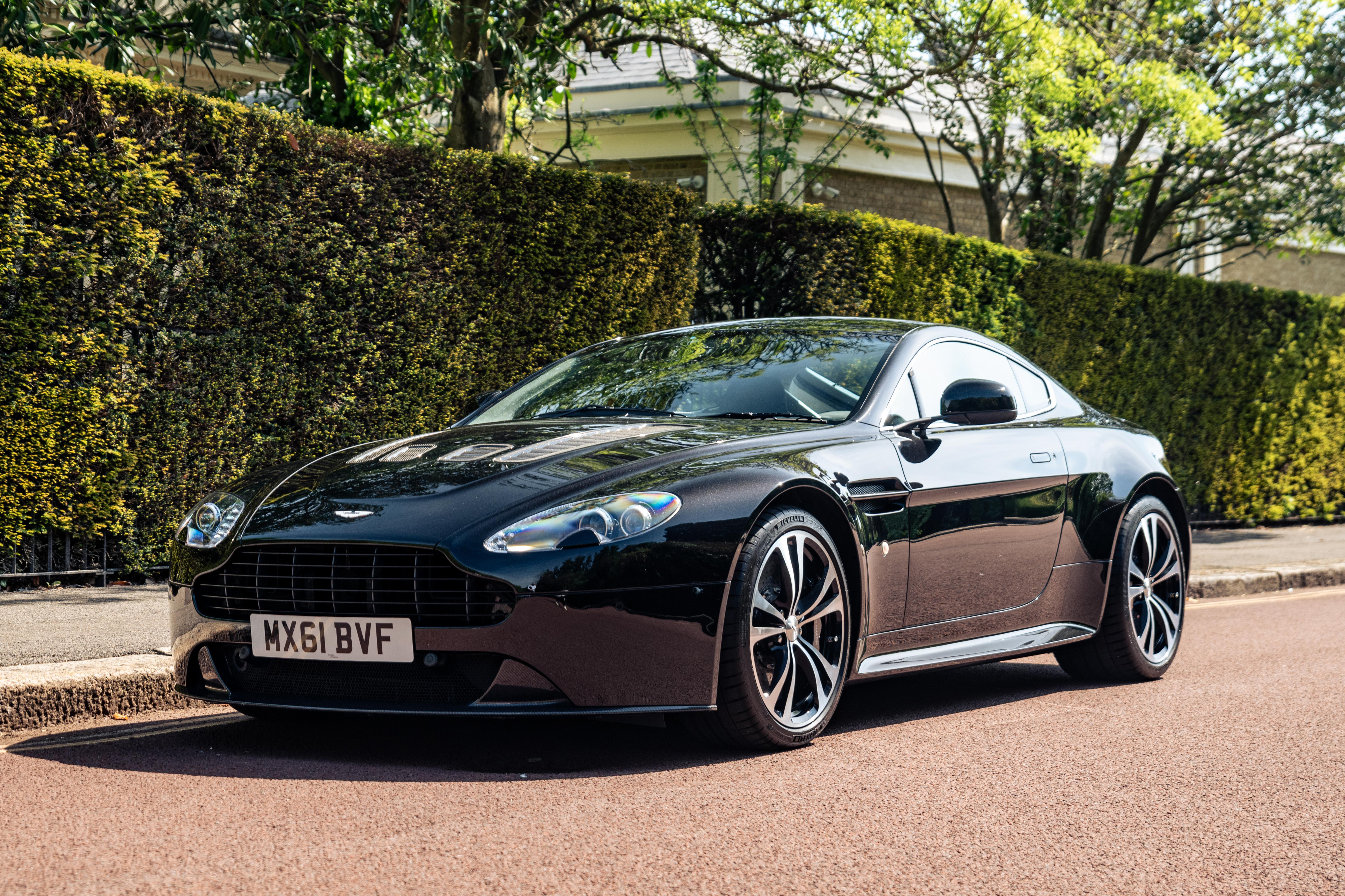 2012 Aston Martin V12 Vantage ‘Carbon Black’ - Manual