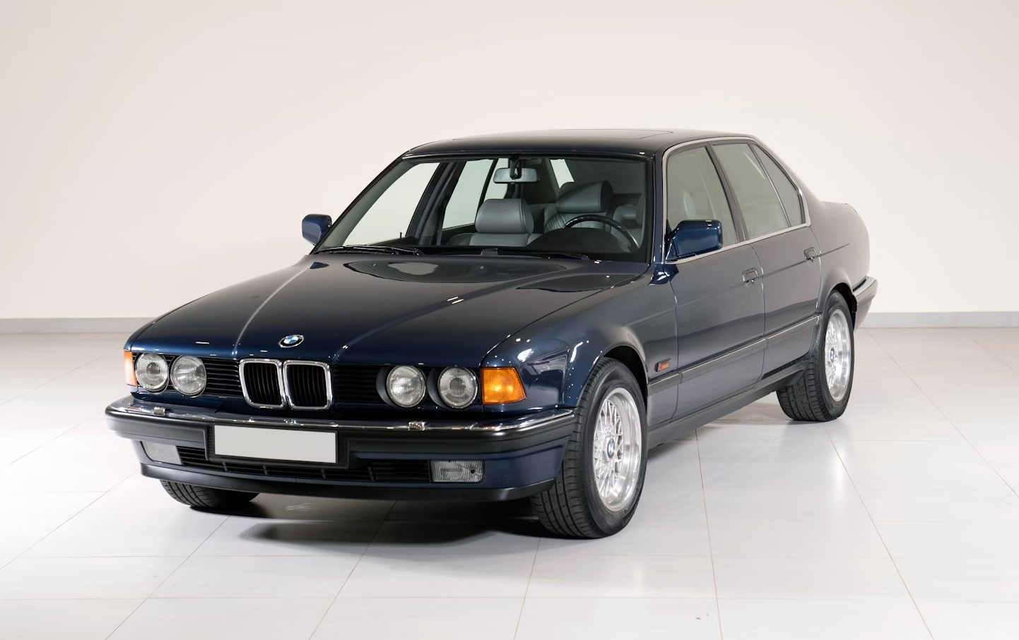 1990 BMW (E32) 735I - 48,541 km