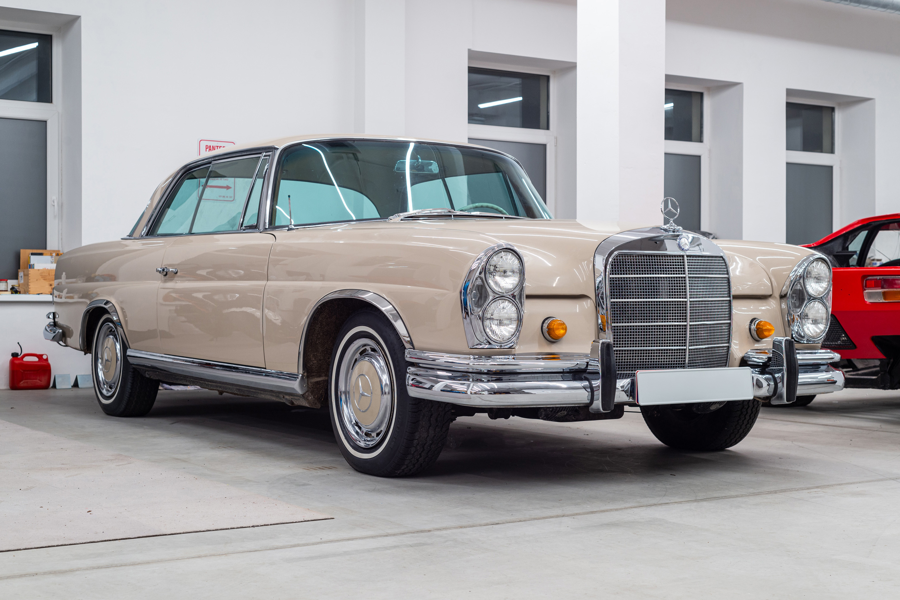 1966 Mercedes-Benz (W111) 250 SE Coupe