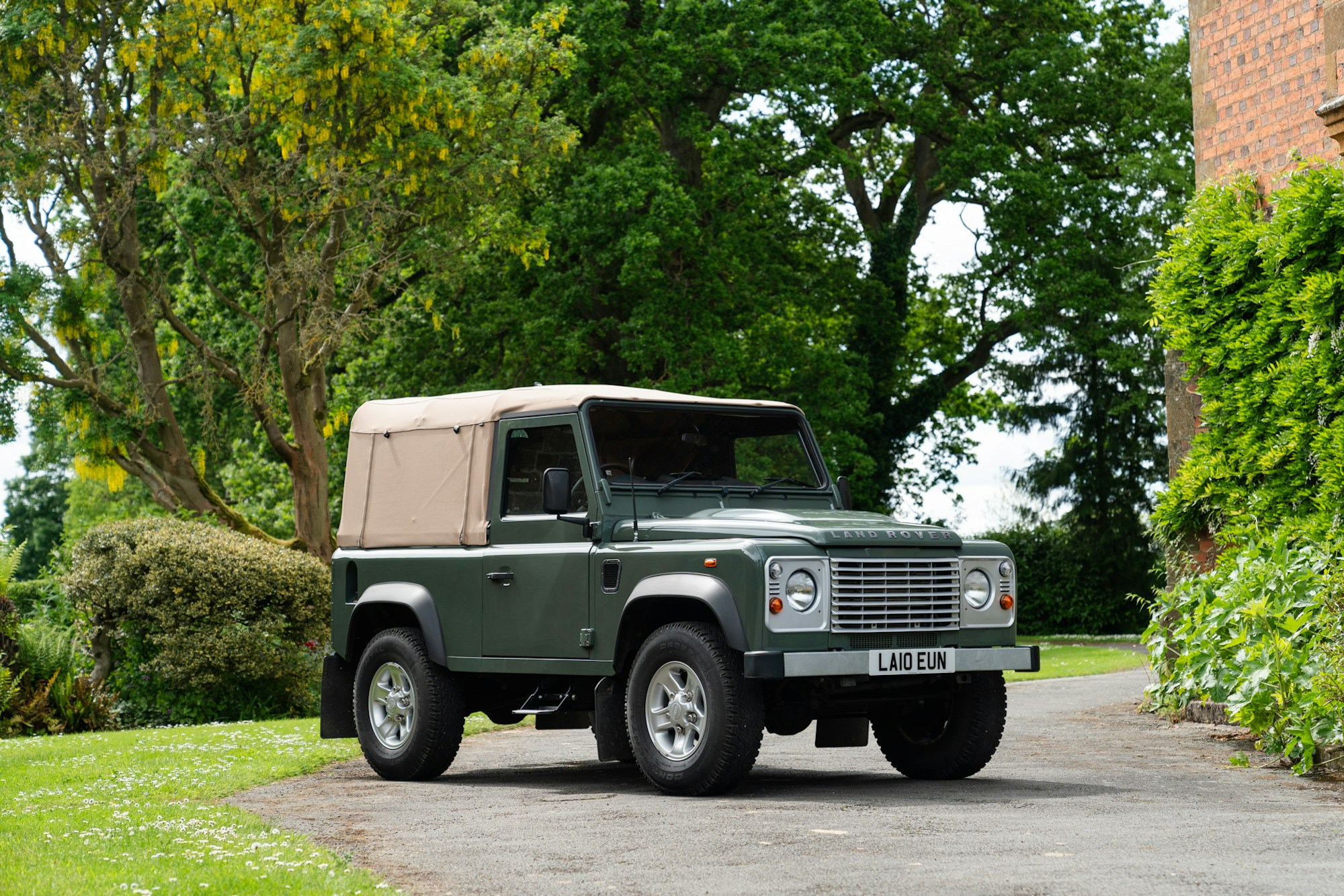 2010 Land Rover Defender 90 Soft Top - 46,152 miles - VAT Q for sale by ...