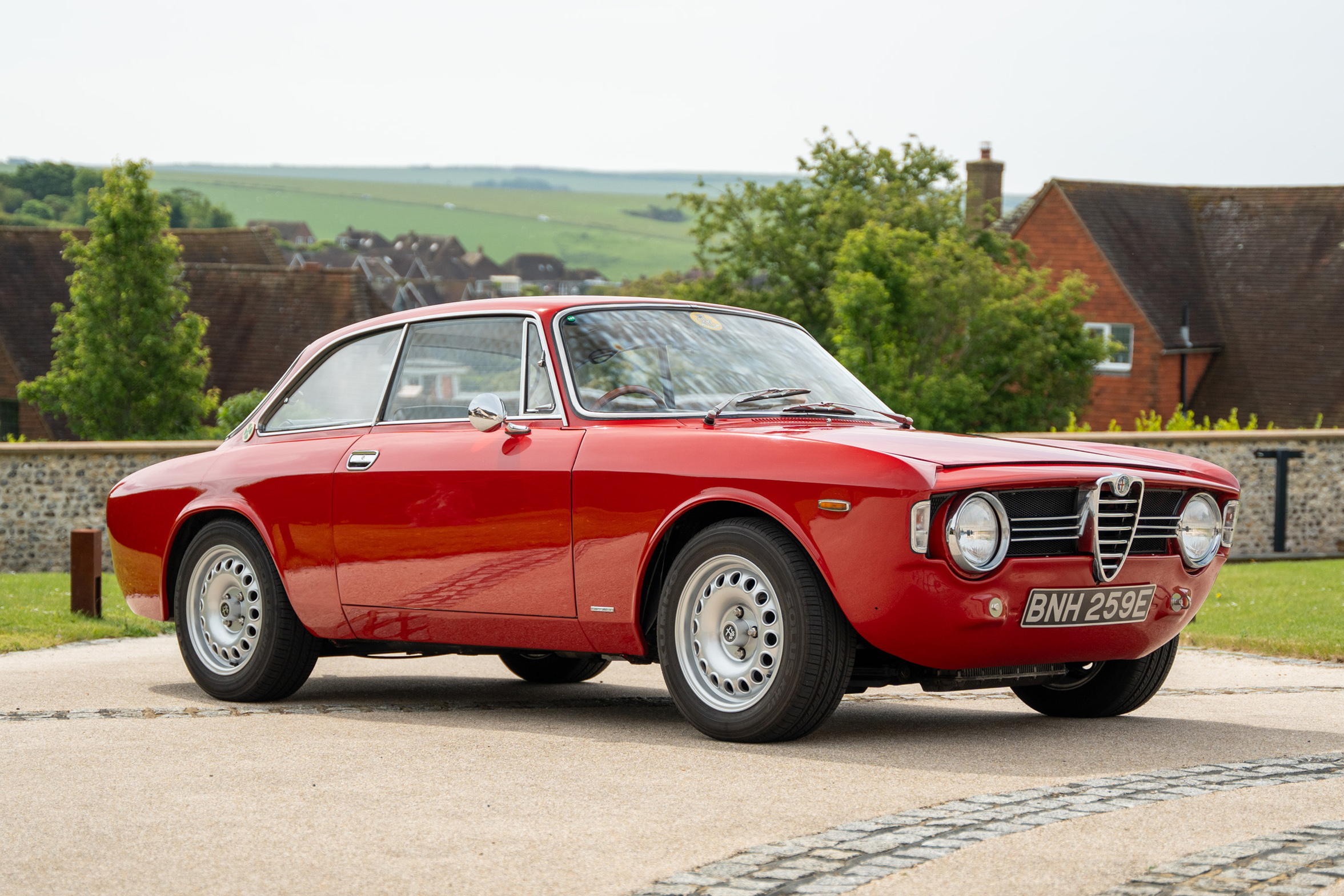 1967 Alfa Romeo Giulia Sprint GT Veloce 'Stepnose' - Alfaholics Upgrades