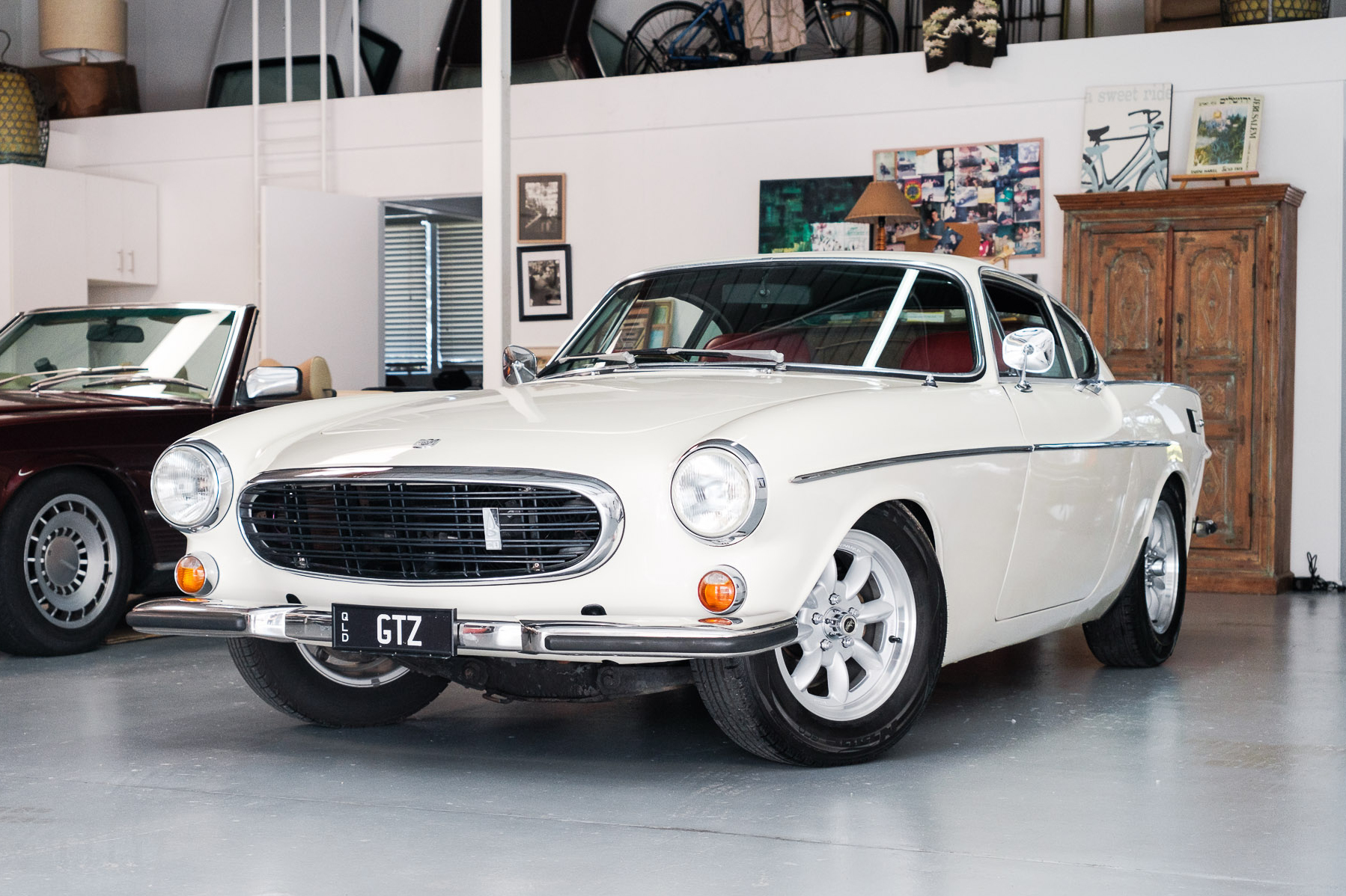 1971 Volvo P1800E