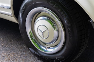 1965 Mercedes-Benz 230 SL Pagoda