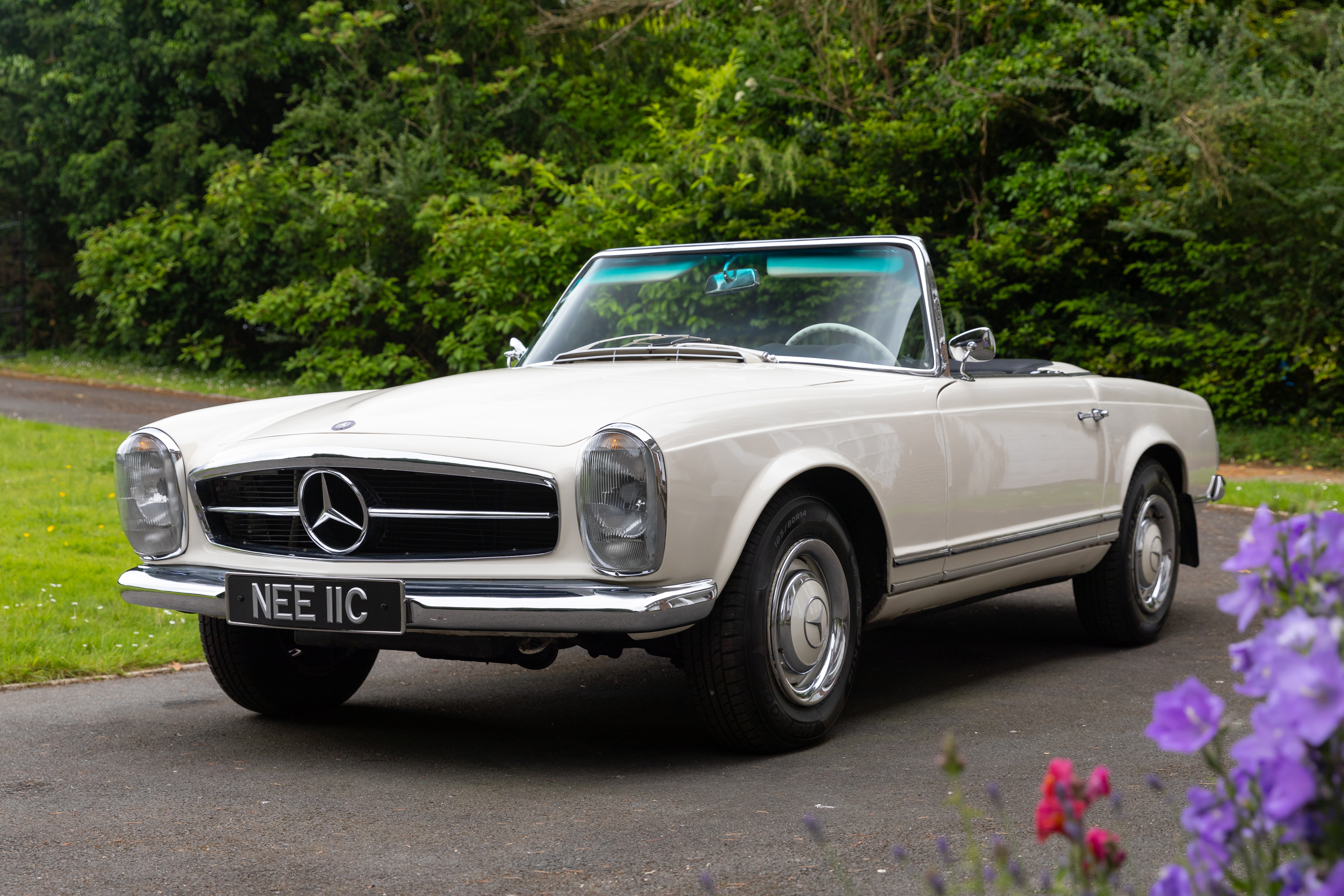 1965 Mercedes-Benz 230 SL Pagoda