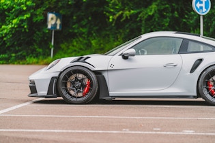 2023 Porsche 911 (992) GT3 RS - 1,300 Km - VAT-Q