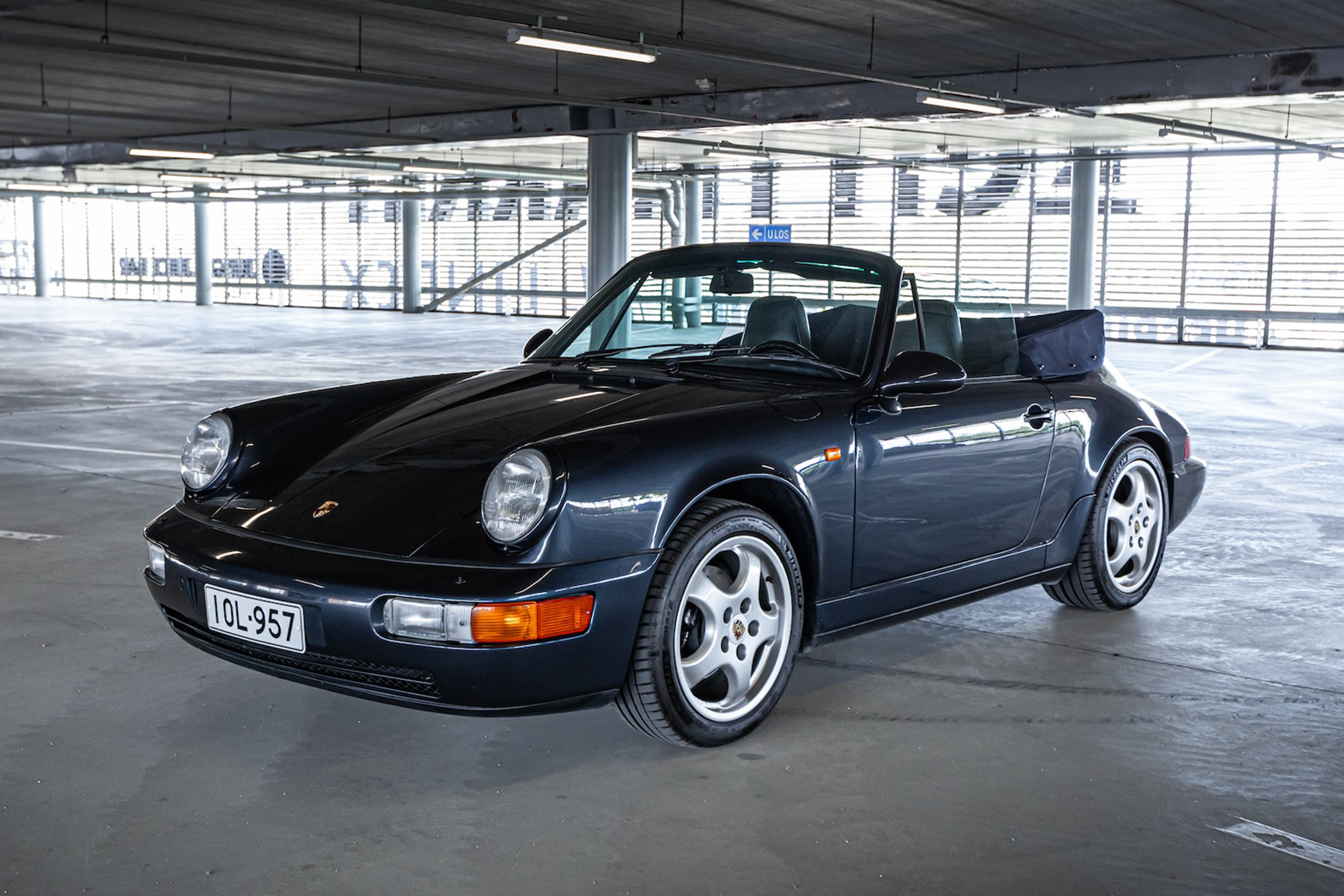 1990 Porsche 911 (964) Carrera 4 Cabriolet