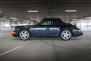 1990 Porsche 911 (964) Carrera 4 Cabriolet