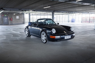 1990 Porsche 911 (964) Carrera 4 Cabriolet