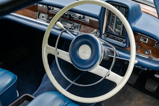 1961 Mercedes-Benz (W111) 220 SE 'Fintail'