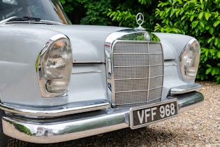 1961 Mercedes-Benz (W111) 220 SE 'Fintail'