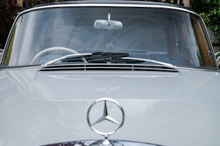 1961 Mercedes-Benz (W111) 220 SE 'Fintail'