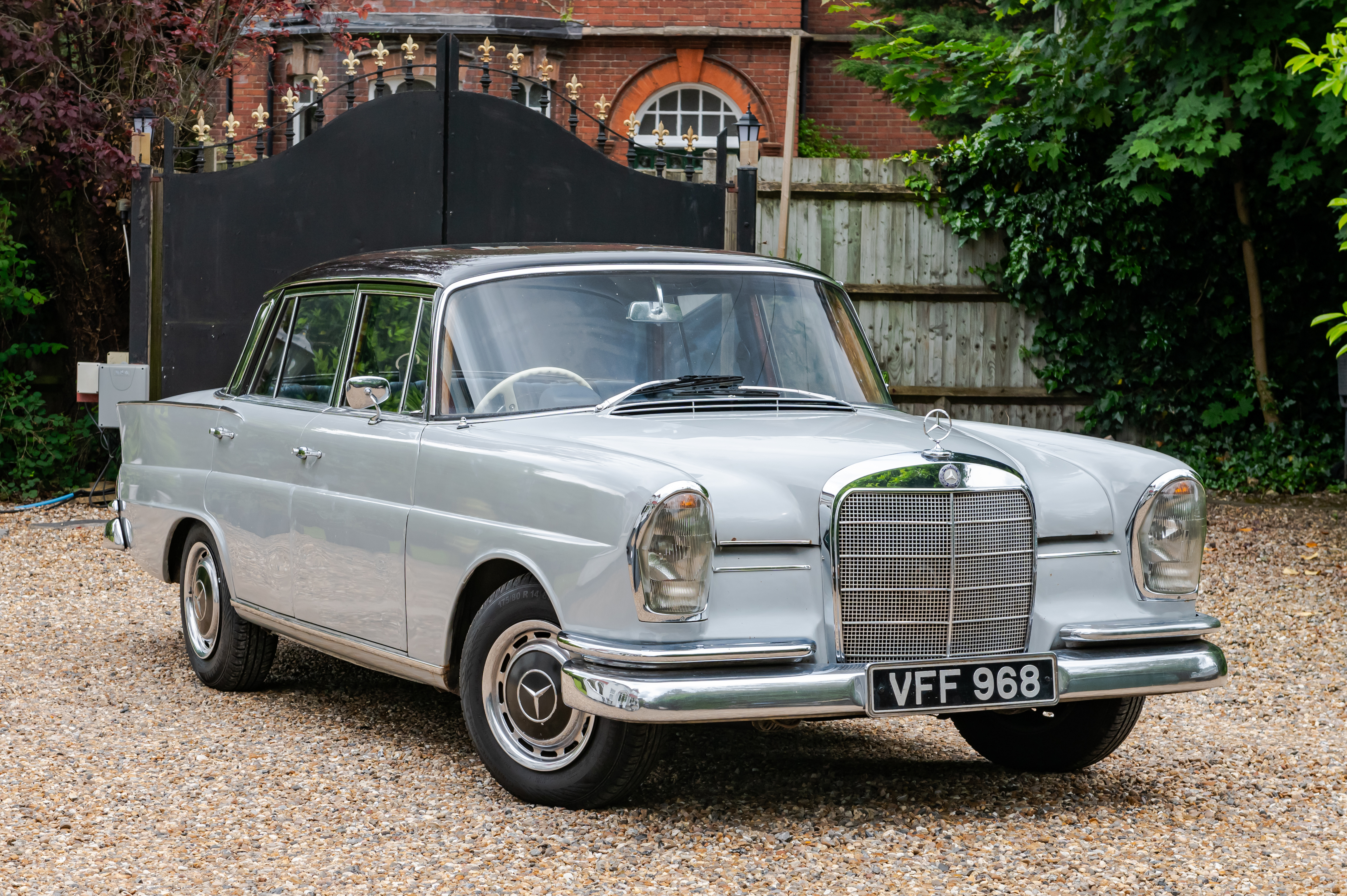 1961 Mercedes-Benz (W111) 220 SE 'Fintail'