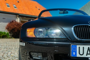 1999 BMW Z3 2.8i - 41,845 Km