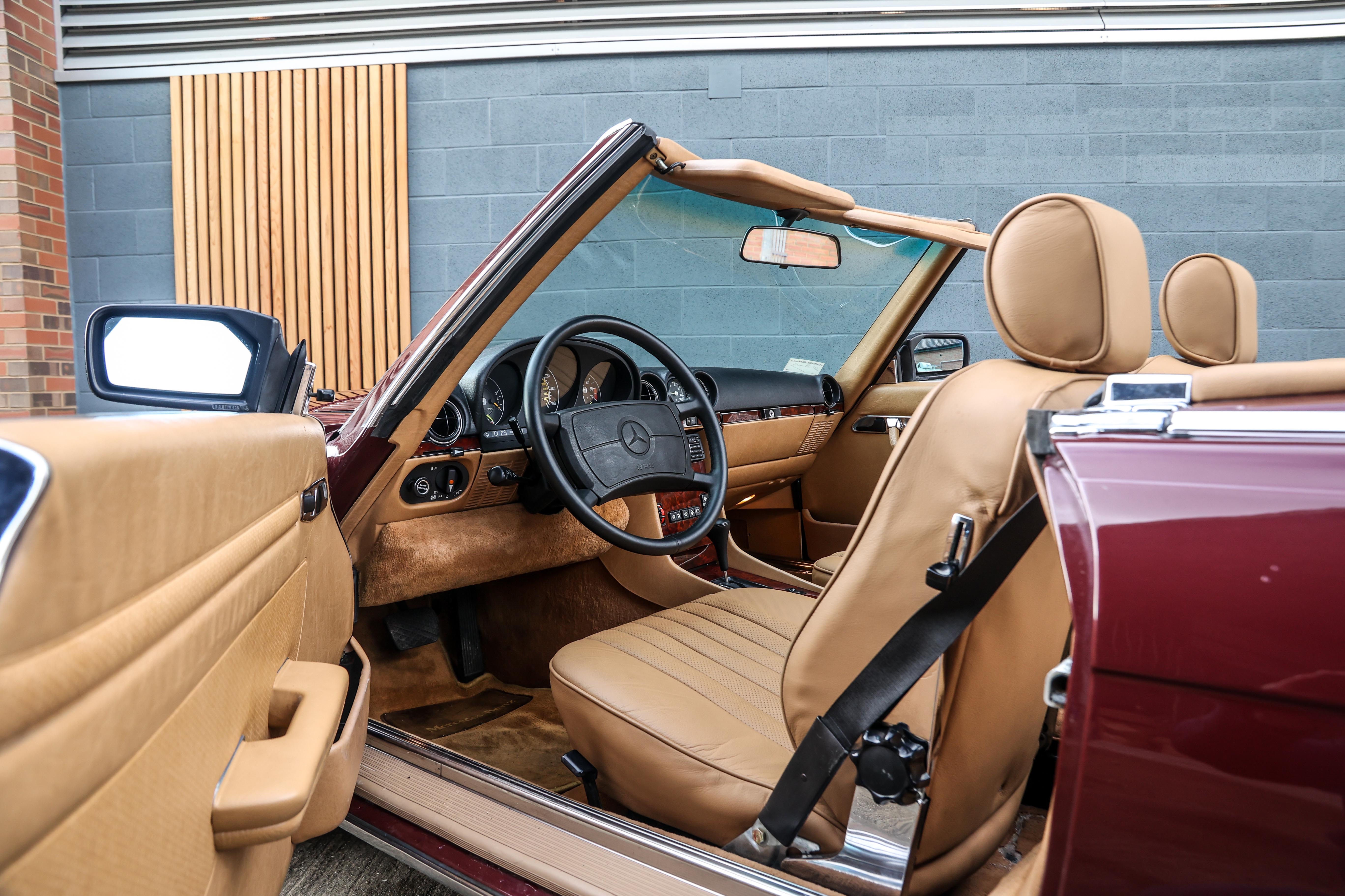 メルセデス ベンツ SLCクラス 380SLC (C107) 中古車 Mercedes