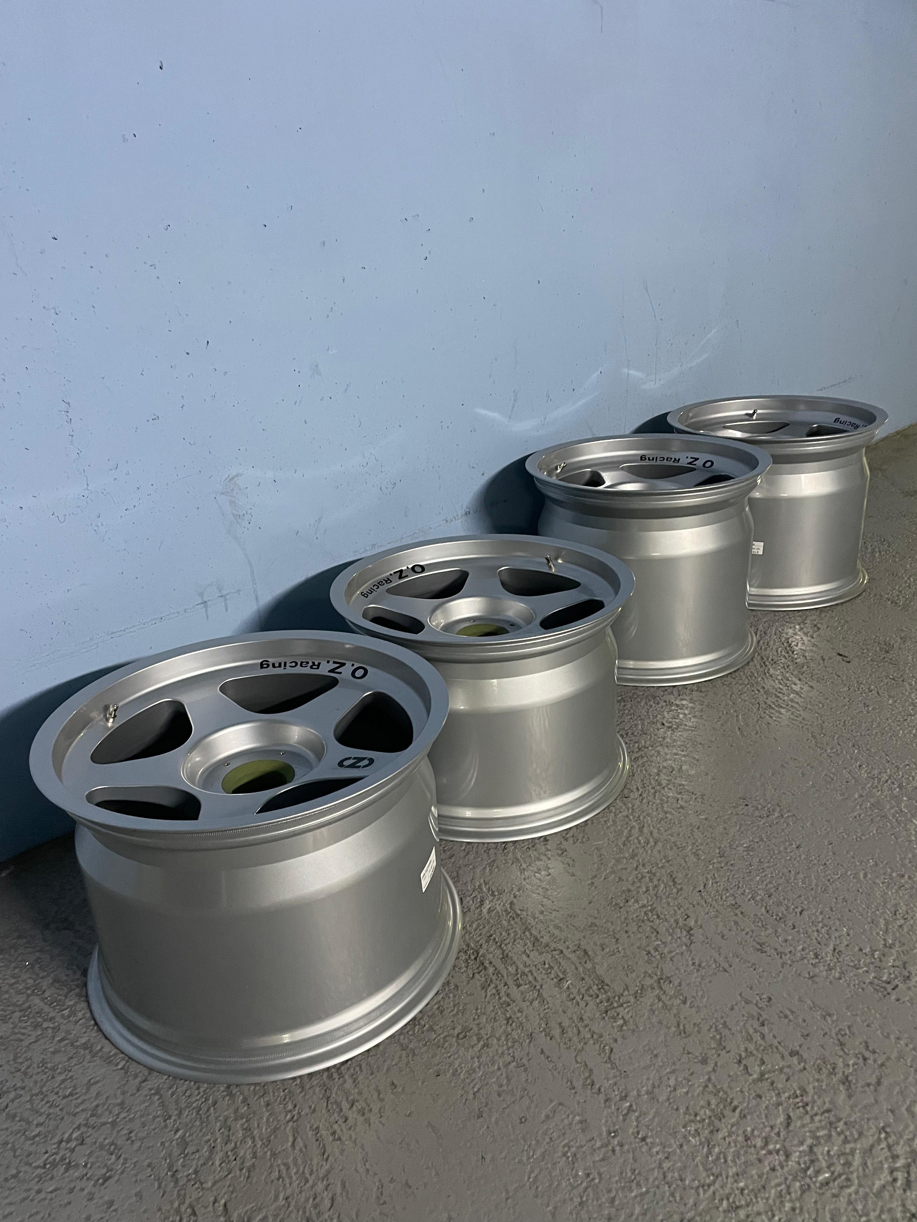 Set of Ferrari F40 OZ Racing Wheels for sale by auction in France, France